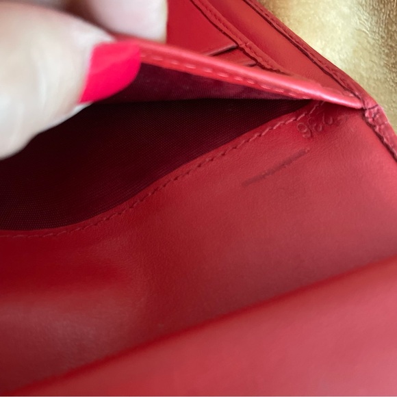 Prada red saffiano trifold wallet - Picture 12 of 16